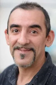 Candide Sanchez as Le fermier Cochon