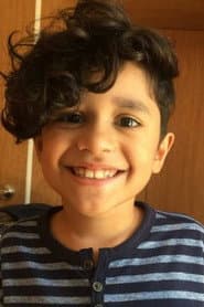 Kaarlo Isaacs Barria as Niño Playera México