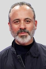 Javier Gutiérrez as Solís