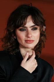 Zoë Bleu Sidel as Elisabeta / Mina