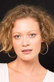 Annick Weerts as Hotel Receptionist