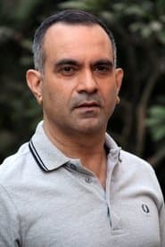 Manish Chaudhary as Aarav's Father