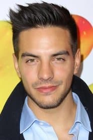 Vadhir Derbez as Juanpa