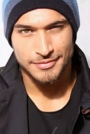 Édgar Vittorino as Luis Miguel