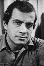 Péter Dobai as Százados