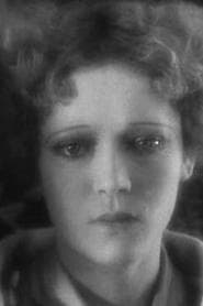 Nadia Sibirskaïa as Geneviève Baudu