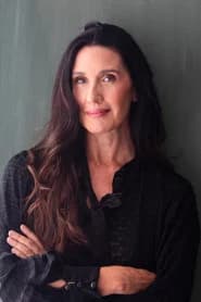 Molly Malcolm as Médico