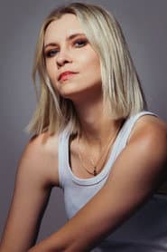 Mo Welch as Debbie