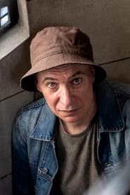 Eduardo Calvo as Arturo