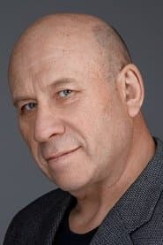 Aleksandr Okunev as Officer