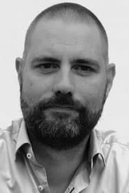 Thomas Ravn as Politibetjent 2