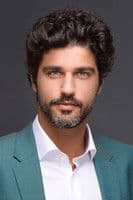 Bruno Cabrerizo as Professor Beckett