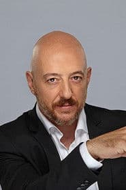 José Luis Torrijo as Sargento Bayona