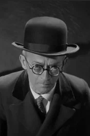 Heinrich Gotho as Master of Ceremonies (uncredited)