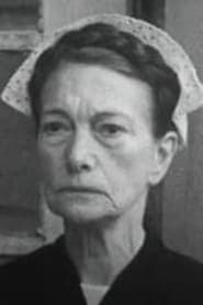 Louise Chevalier as Une commère(non crédité)