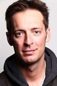 Cade Carradine as Yüzbaşı Lorenzo Cage