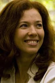 Lúcia Romano as Laura