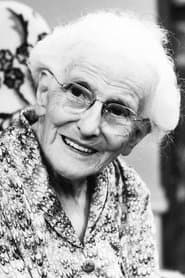 Judith Lowry as 1st Crone (uncredited)