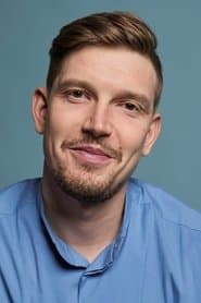 Henrik Kalmet as Medic