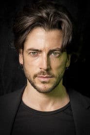 Ángel de Miguel as Jordan Hunter