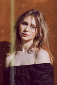 Isabella Richardson as Prostitute in Pub (uncredited)