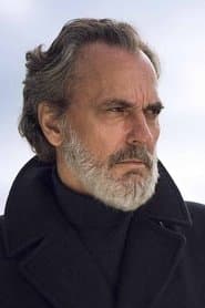 Jose Coronado as Tomás Garrido