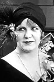 Kay Deslys as Georgia's Friend (uncredited)