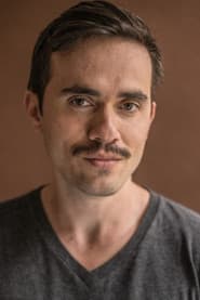 Guilherme Rodio as Instrutor