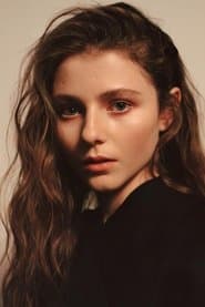 Thomasin McKenzie as Astrid