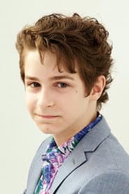 Benjamin Pajak as Lucas