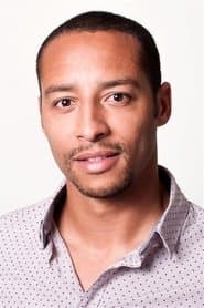 Nathan Dellemme as Bodyguard Gaston