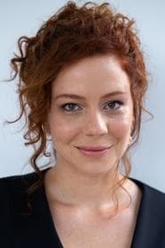 Leandra Leal as Lúcia