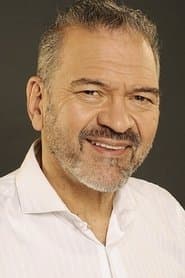 César Bordón as Cuenca (segment "Las ratas")