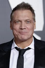Holt McCallany as Burglar (uncredited)