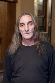 Carlos Hilera as Conserje