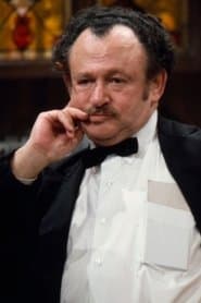 Shimen Ruskin as Hireling (uncredited)