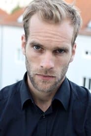 Mathis Landwehr as Bodyguard (uncredited)