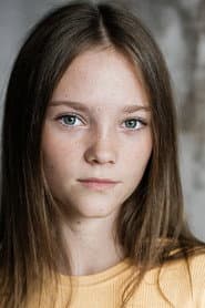 Mae Higgins as Elaine (uncredited)