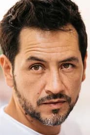 Jorge Valder as Agente Rivera