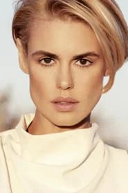 Ana Bergman as Beauty (uncredited)