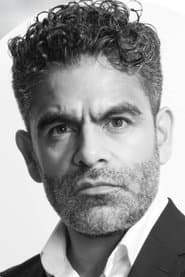 Adrián Vázquez as Plomero