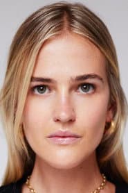 Lily Speiser as Poppy