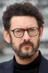 Manolo Solo as Garcés