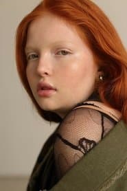 Tess McMillan as Ophelia