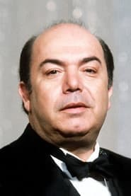 Lino Banfi as Pasquale La Ricchiuta