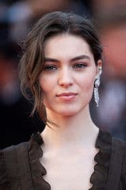 Anamaria Vartolomei as Haydée