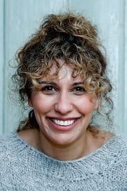 Sara Khorami as Johanne
