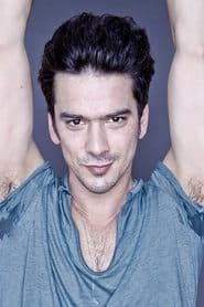 Íñigo Garcés as Joven Guerrillero