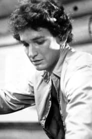 Harry Crosby as Bill