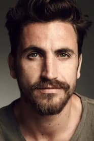 Tomas Pais as Tobin